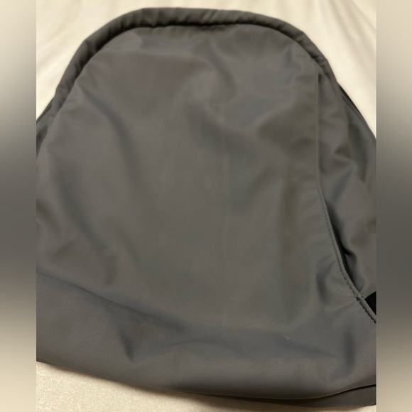 Away daypack backpack in gray asphalt - Picture 2 of 11